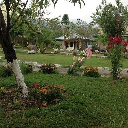Nagri Resort Pālampur Buitenkant foto